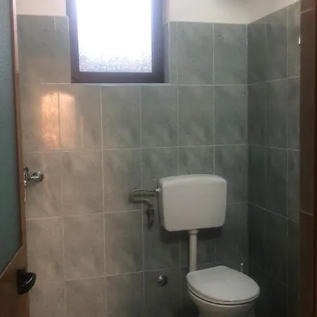 Vila Bisha * Golem (Tirana)